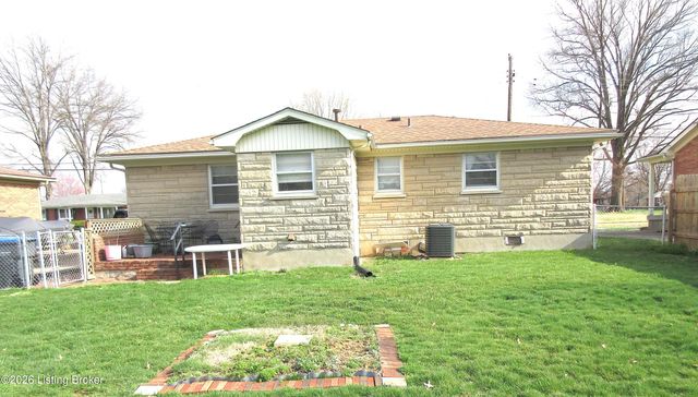 2216 Darrell Dr, Louisville, KY 40216