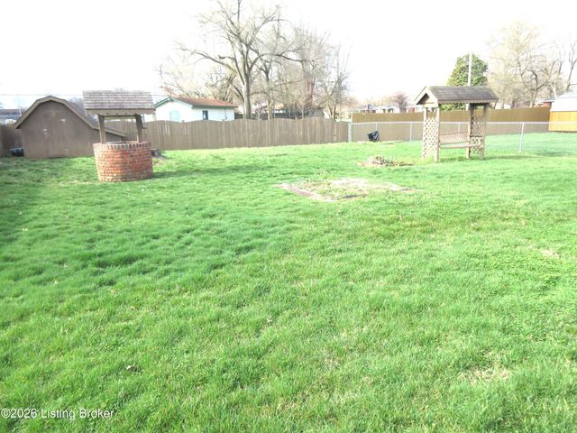 2216 Darrell Dr, Louisville, KY 40216