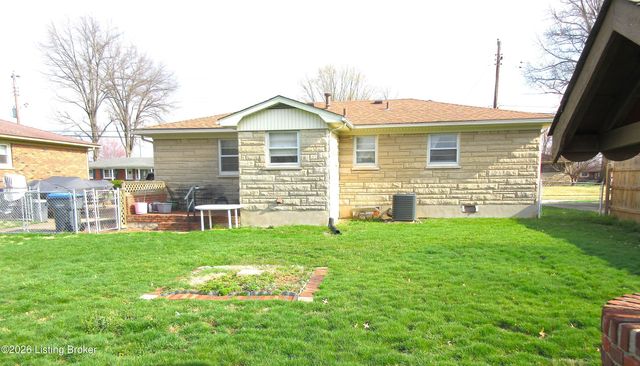 2216 Darrell Dr, Louisville, KY 40216