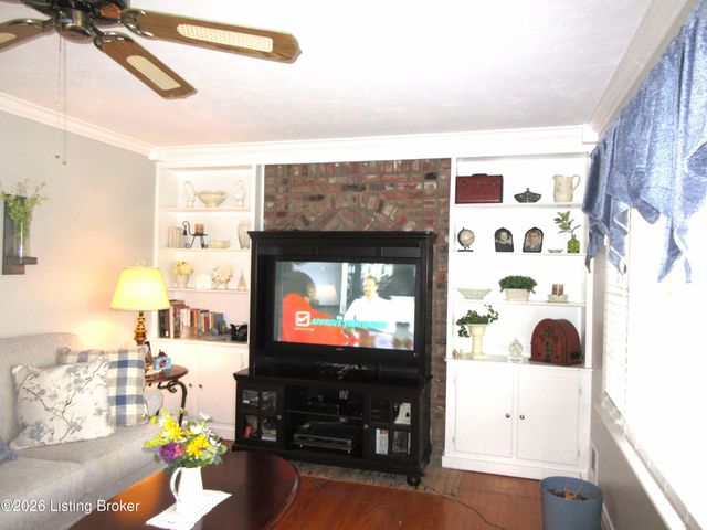 2216 Darrell Dr, Louisville, KY 40216