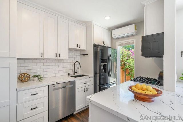 5988 Trojan Ave, San Diego, CA 92115