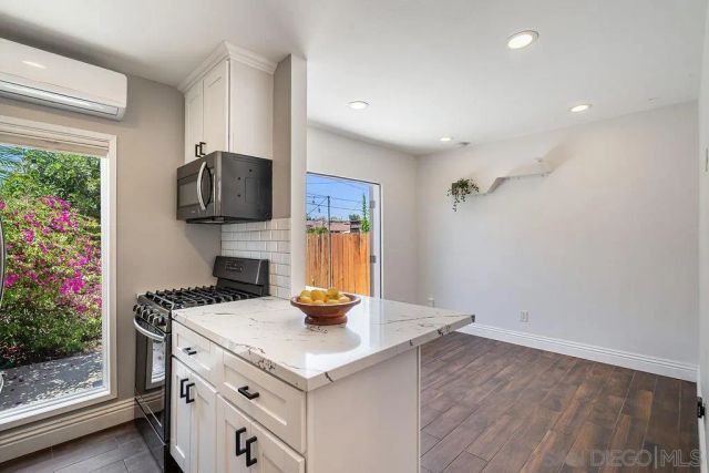 5988 Trojan Ave, San Diego, CA 92115