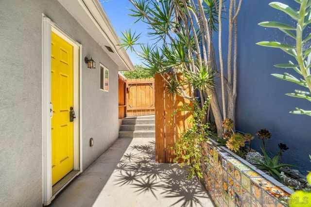 5988 Trojan Ave, San Diego, CA 92115