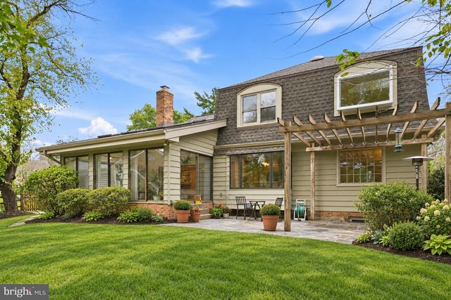 8200 W GAINSBOROUGH CT, Potomac, MD 20854