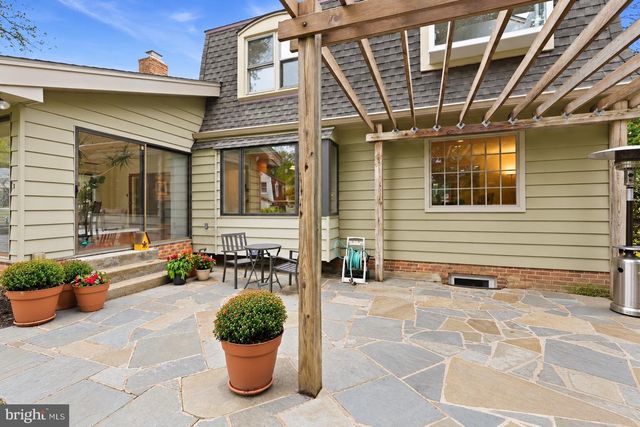 8200 W GAINSBOROUGH CT, Potomac, MD 20854
