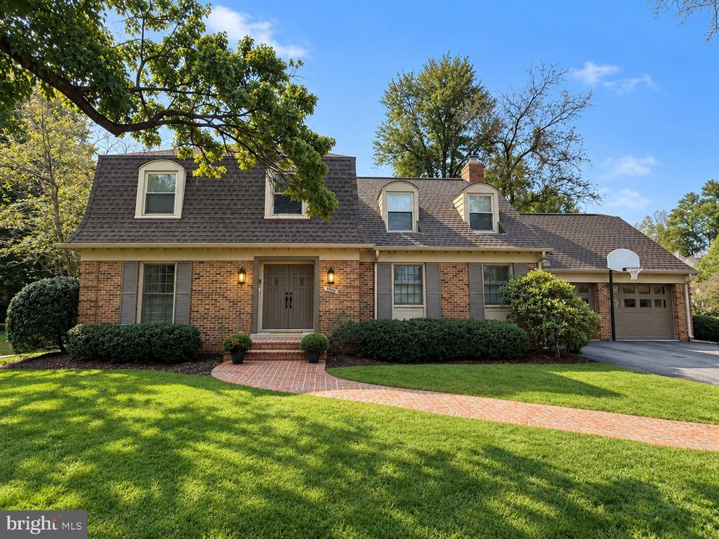 8200 W GAINSBOROUGH CT, Potomac, MD 20854