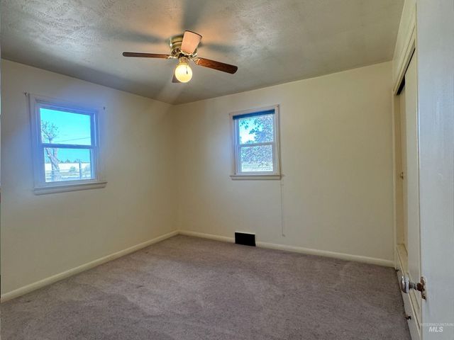 1937 E 4th Ave, Twin Falls, ID 83301