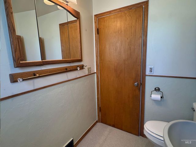 1937 E 4th Ave, Twin Falls, ID 83301