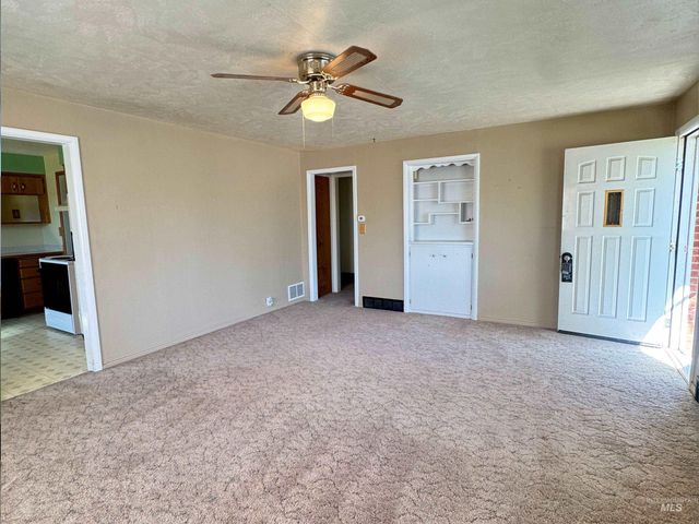 1937 E 4th Ave, Twin Falls, ID 83301