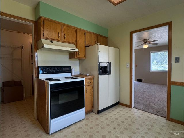 1937 E 4th Ave, Twin Falls, ID 83301