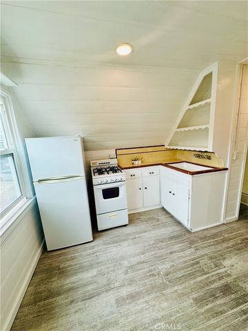 24263 Los Codona Avenue C, Torrance, CA 90505
