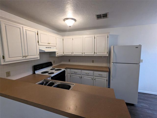 420 W Comanche Street, Norman, OK 73069