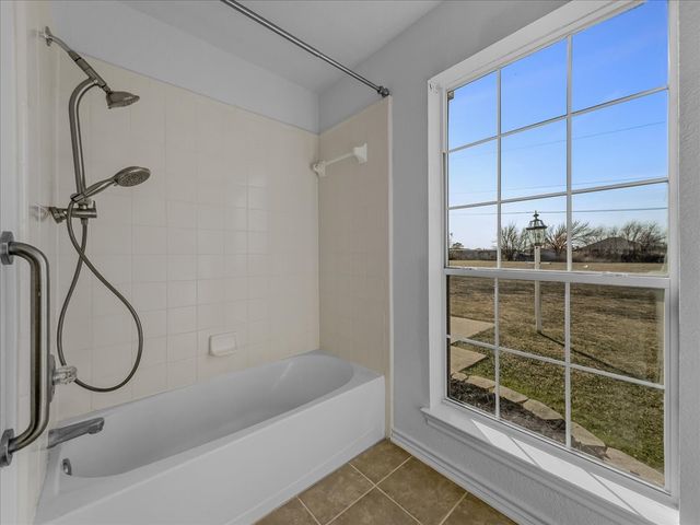 1101 Savanh Street, Venus, TX 76084