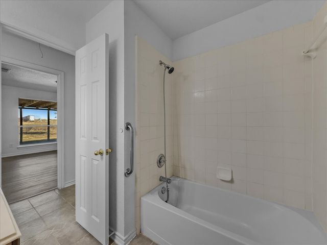 1101 Savanh Street, Venus, TX 76084