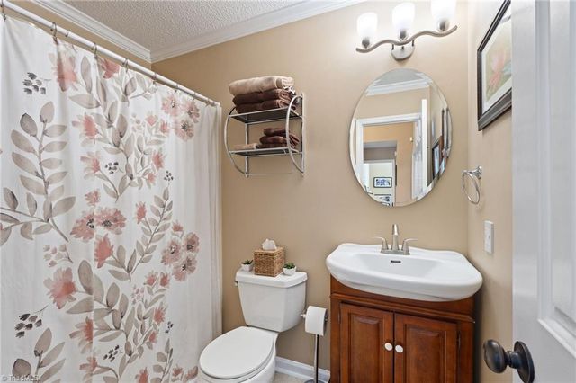 5506 Traders Way, Greensboro, NC 27407