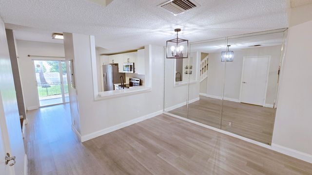 9807 NW 57 Manor, Coral Springs, FL 33076