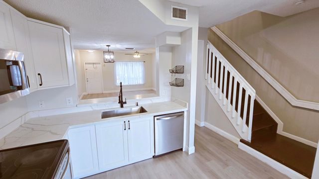 9807 NW 57 Manor, Coral Springs, FL 33076
