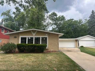 330 W Holly Court, Glenwood, IL 60425