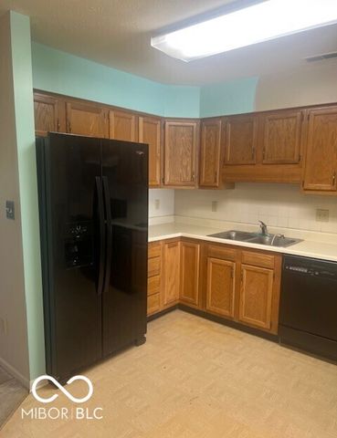 9242 Sea Pine Lane, Indianapolis, IN 46250