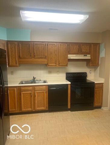 9242 Sea Pine Lane, Indianapolis, IN 46250