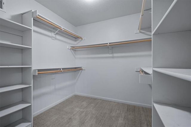 5800 NE SAPPHIRE Circle, Lee's Summit, MO 64064