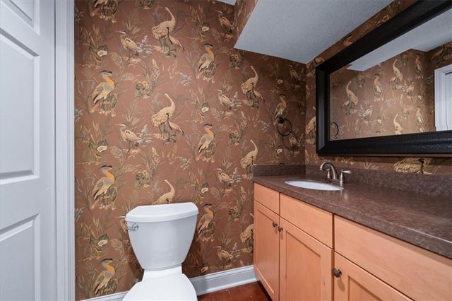 5800 NE SAPPHIRE Circle, Lee's Summit, MO 64064