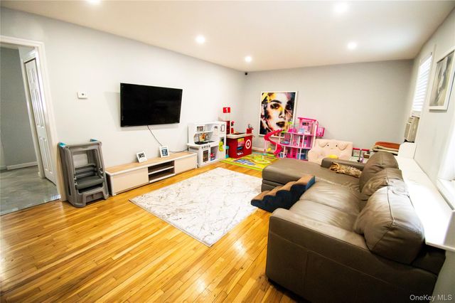 1690 Grand Avenue A15, Baldwin, NY 11510