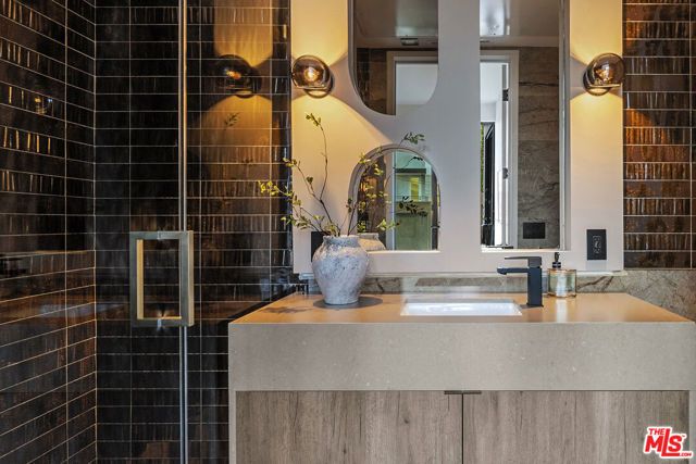 1021 N Ogden Drive 3, West Hollywood, CA 90046