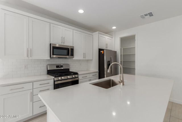 18189 W HESS Street, Goodyear, AZ 85338