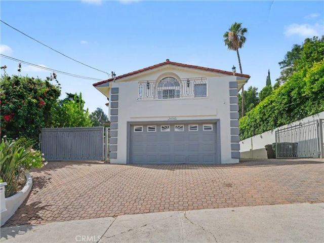 24060 Hatteras Street, Woodland Hills, CA 91367