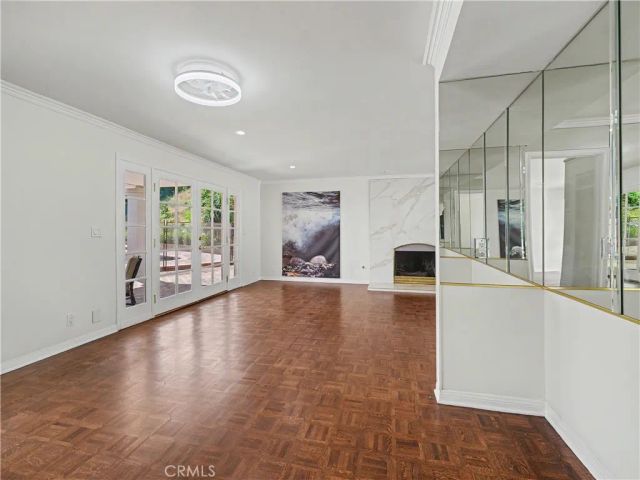 24060 Hatteras Street, Woodland Hills, CA 91367