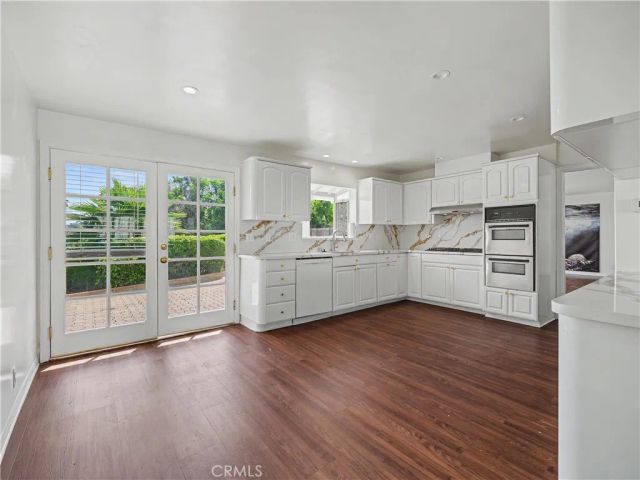24060 Hatteras Street, Woodland Hills, CA 91367