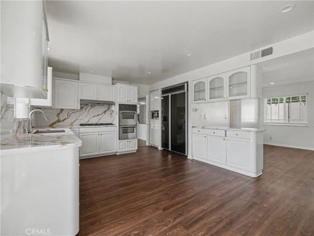 24060 Hatteras Street, Woodland Hills, CA 91367