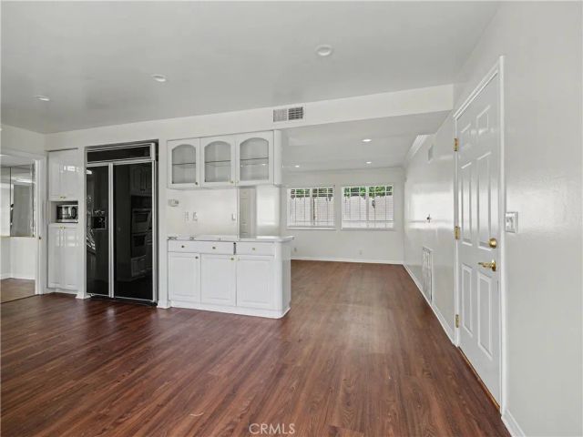 24060 Hatteras Street, Woodland Hills, CA 91367