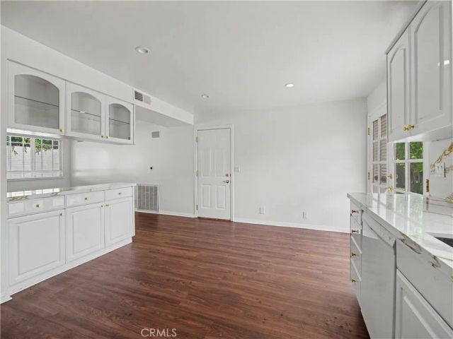24060 Hatteras Street, Woodland Hills, CA 91367