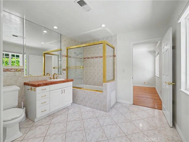 24060 Hatteras Street, Woodland Hills, CA 91367