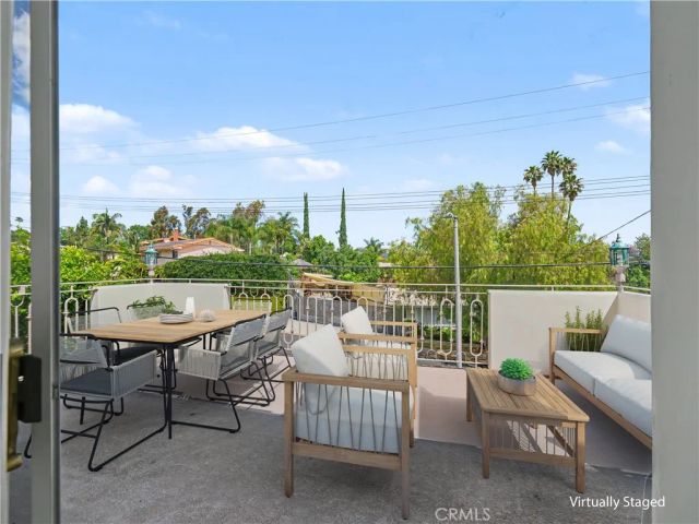 24060 Hatteras Street, Woodland Hills, CA 91367