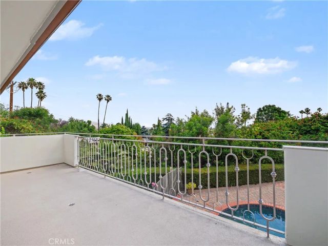 24060 Hatteras Street, Woodland Hills, CA 91367
