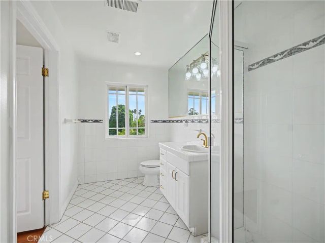 24060 Hatteras Street, Woodland Hills, CA 91367