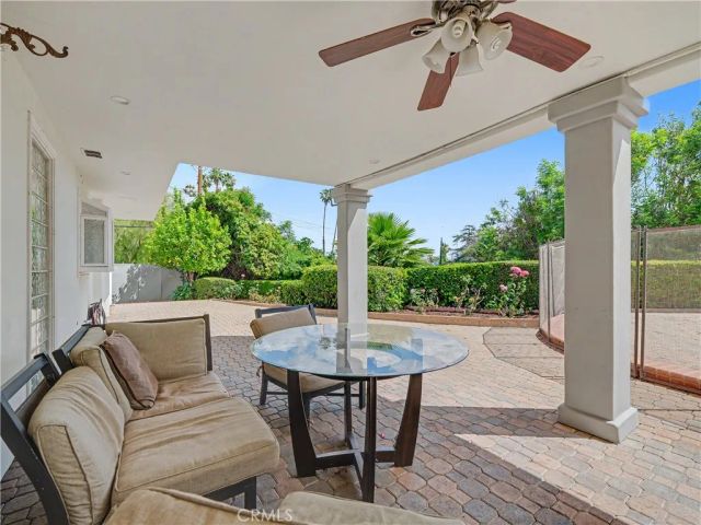 24060 Hatteras Street, Woodland Hills, CA 91367