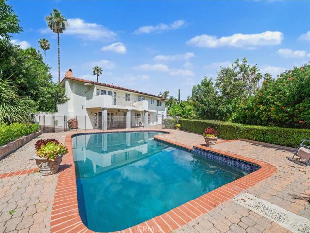 24060 Hatteras Street, Woodland Hills, CA 91367