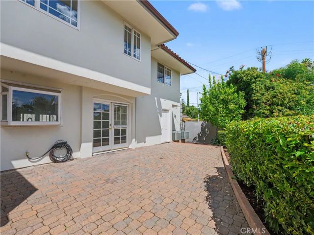 24060 Hatteras Street, Woodland Hills, CA 91367