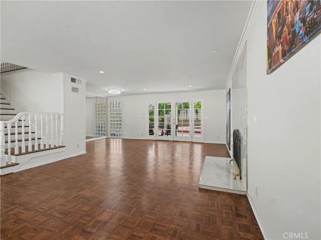 24060 Hatteras Street, Woodland Hills, CA 91367