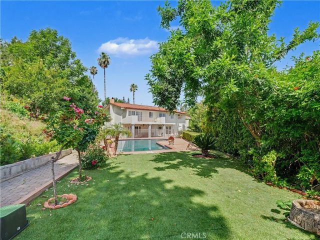 24060 Hatteras Street, Woodland Hills, CA 91367
