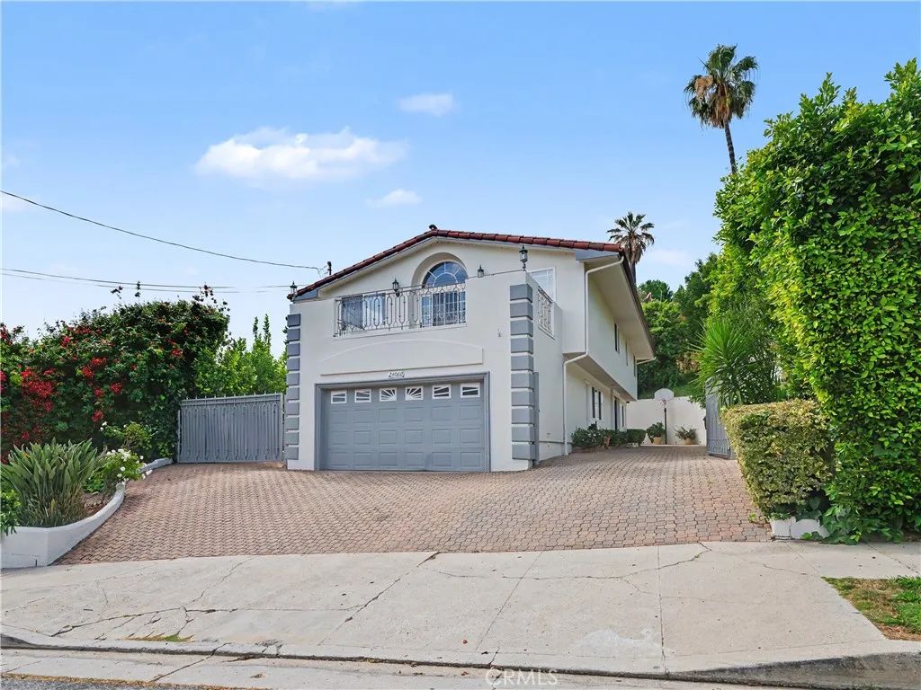 24060 Hatteras Street, Woodland Hills, CA 91367