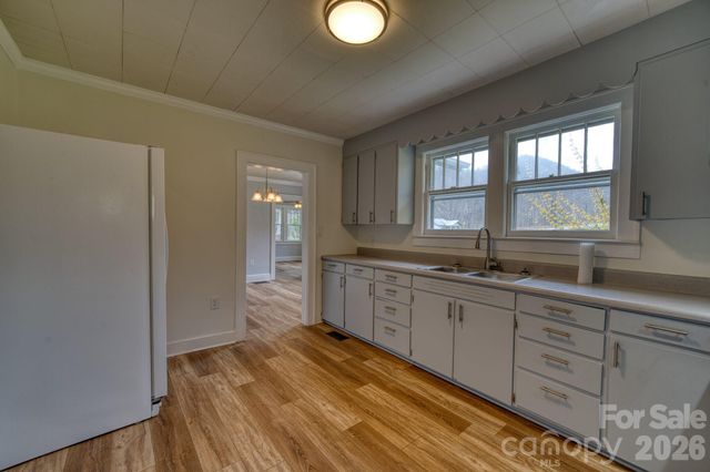 6090 US 23 Highway, Mars Hill, NC 28754