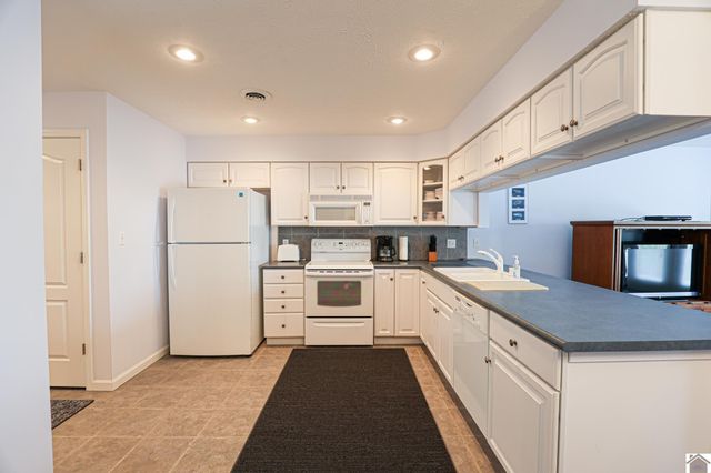 106 Treetops Ln Unit 4A, Benton, KY 42025