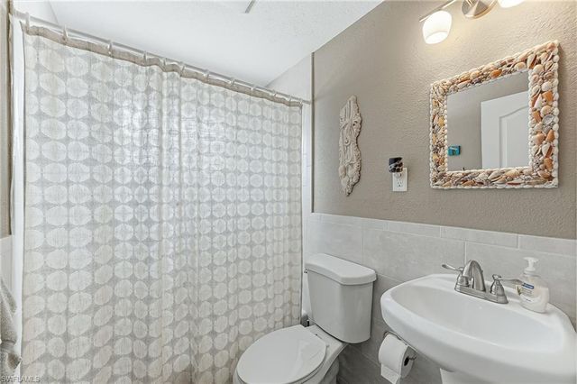27051 Sun Aqua LN, Bonita Springs, FL 34135