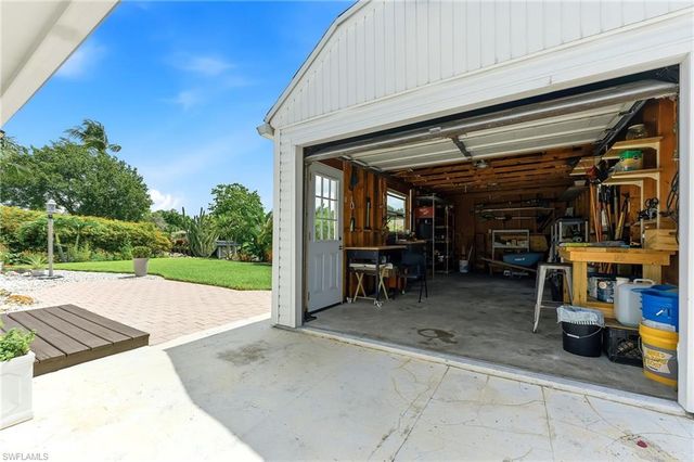 27051 Sun Aqua LN, Bonita Springs, FL 34135