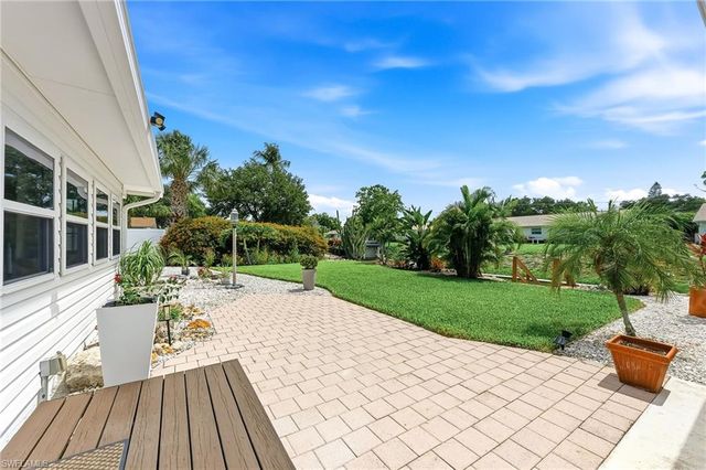 27051 Sun Aqua LN, Bonita Springs, FL 34135